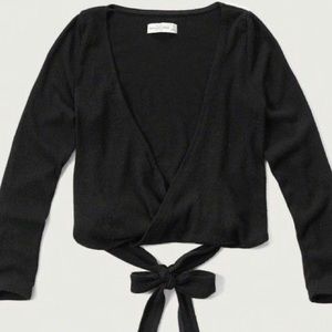 Abercrombie & Fitch Vneck Wrap Crop Top